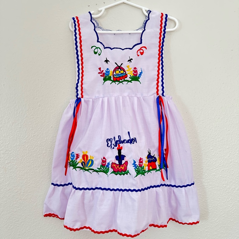 El Salvador vestido típico. The El Campo Dress girls 4-5